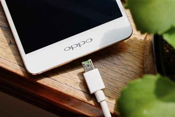 電子產(chǎn)品不配充電器 真的是好事兒?jiǎn)? />
</a>
<span><a href=